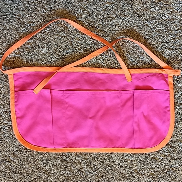 Child's Apron - Picture 1 of 3